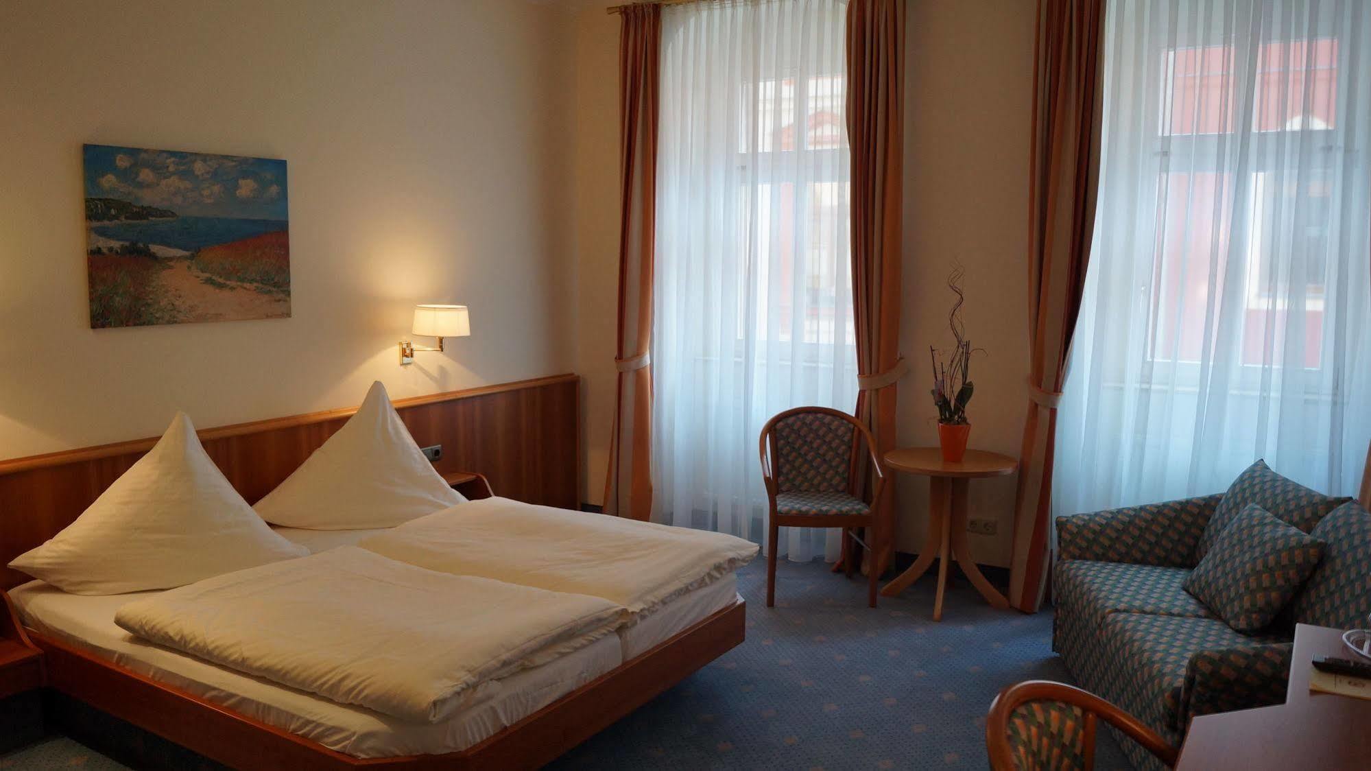 Hotel Goldener Loewe Waldheim Luaran gambar